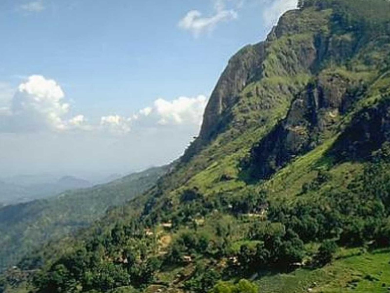 pidurutalagala srilanka